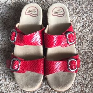 Dansko size 10 (EU 40) Full Grain Leather Sandals